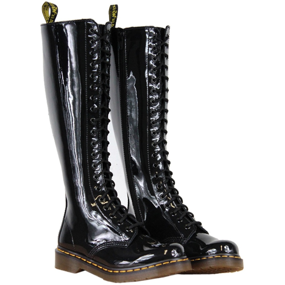Dr Martens 20 Eye 1B60 Black Patent Lamper NIB